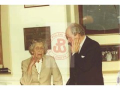 Lata 80, Londyn, Anglia, Wielka Brytania.
Halina Czarnocka, archiwistka i kierownik Studium Polski Podziemnej oraz Zbigniew Bokiewicz, powstaniec warszawski, członek Koła byłych Żołnierzy AK, pracownik SPP.
Fot. NN, Studium Polski Podziemnej w Londynie
