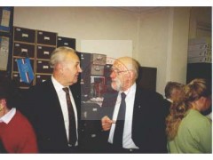 Prawdopodobnie 1998, Londyn, Anglia, Wielka Brytania.
Członkowie Koła byłych Żołnierzy Armii Krajowej podczas spotkania opłatkowego w siedzibie w siedzibie Studium Polski Podziemnej.
Fot. NN, Studium Polski Podziemnej w Londynie