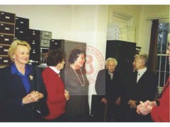 Prawdopodobnie 1998, Londyn, Anglia, Wielka Brytania.
Członkowie Koła byłych Żołnierzy Armii Krajowej oraz pracownicy Studium Polski Podziemnej podczas spotkania opłatkowego w siedzibie SPP.
Fot. NN, Studium Polski Podziemnej w Londynie