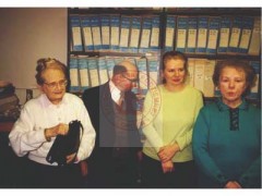 Prawdopodobnie 1998, Londyn, Anglia, Wielka Brytania.
Członkowie Koła byłych Żołnierzy Armii Krajowej oraz pracownicy Studium Polski Podziemnej podczas spotkania opłatkowego w siedzibie SPP. 
Fot. NN, Studium Polski Podziemnej w Londynie