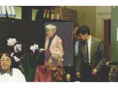 1995, Londyn, Anglia, Wielka Brytania.
Pracownicy Studium Polski Podziemnej. 1. z prawej stoi kierownik archiwum SPP Andrzej Suchcitz.
Fot. NN, Studium Polski Podziemnej w Londynie