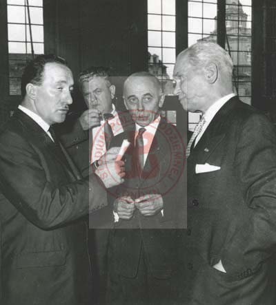 Lipiec 1961, Turyn, Włochy.
Na pierwszym planie od lewej: Szymon Wiesensthal, przewodniczący Rady Studium Polski Podziemnej gen. Tadeusz Pełczyński i były Komendant Armii Krajowej i członek Rady Trzech gen. Tadeusz Komorowski.
Fot. NN, Studium Polski Podziemnej w Londynie