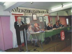 21.11.1991, Londyn, Anglia, Wielka Brytania.
XVI Zjazd Delegatów Koła byłych Żołnierzy Armii Krajowej. Przemawia Halina Martinowa, sanitariuszka i łącznika Armii Krajowej w powstaniu warszawskim. Na emigracji była założycielką i wieloletnią przewodniczącą Funduszu Inwalidów AK i Pomocy na Kraj. 
Fot. NN, Studium Polski Podziemnej w Londynie