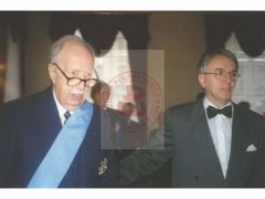 1.12.1995, Warszawa, Polska.
Uroczystości w Belwedrze.1. z lewej stoi odznaczony Orderem Orła Białego zastępca dyrektora rozgłośni Radia Wolna Europa Tadeusz Żenczykowski. 
Fot. NN, Studium Polski Podziemnej w Londynie