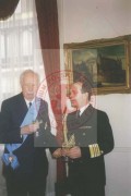 1.12.1995, Warszawa, Polska.
Uroczystości w Belwederze. 1. z lewej stoi odznaczony Orderem Orła Białego zastępca dyrektora rozgłośni Radia Wolna Europa Tadeusz Żenczykowski.
Fot. NN, Studium Polski Podziemnej w Londynie