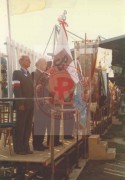 29.05.1982, Londyn, Anglia, Wielka Brytania.
Pielgrzymka Jana Pawła II. Delegacja Koła byłych Żołnierzy Armii Krajowej uczestniczy we mszy świętej zorganizowanej na stadionie narodowym Wembley.
Fot. NN, Studium Polski Podziemnej w Londynie