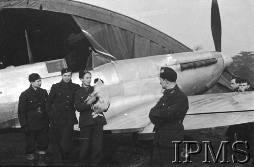 1.01.1943, Heston, Anglia, Wielka Brytania.
Obsługa naziemna 302 Dywizjonu Myśliwskiego.
Fot. NN, Instytut Polski i Muzeum im. gen. Sikorskiego w Londynie