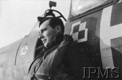 Styczeń 1943, Heston, Anglia, Wielka Brytania.
Pilot Andrzej Beyer z 302 Dywizjonu Myśliwskiego 