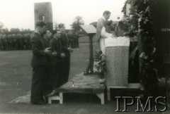 15.08.1942, Bramcote, Anglia, Wielka Brytania.
Polskie Siły Powietrzne w Wielkiej Brytanii, Święto Żołnierza Polskiego, msza polowa.
Fot. NN, Instytut Polski im. Gen. Sikorskiego w Londynie [Kolekcja mjr Piotra Dudzińskiego, dowódcy 304 Dywizjonu Bombowego 