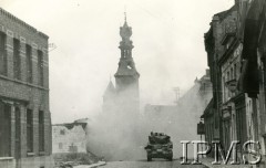 Wrzesień 1944, Thielt, Belgia.
I Dywizja Pancerna walcząca na ulicach Thielt. 
Fot. NN, Instytut Polski i Muzeum im. gen. Sikorskiego w Londynie
