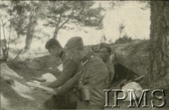 1920, Serock, Polska.
Wojna polsko-bolszewicka. Punkt obserwacyjny artylerii.
Fot. NN, Instytut Polski i Muzeum im. gen. Sikorskiego w Londynie