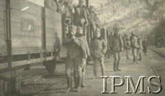1914, brak miejsca.
Legiony Polskie. Druga Brygada podczas podróży w Karpaty. 
Fot. Instytut Polski i Muzeum im. gen. Sikorskiego w Londynie