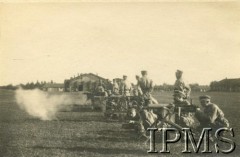 Lato 1918, Rembertów, Polska
Wojsko Polskie. Szkolenie obsługi ciężkiego karabinu maszynowego typu Maxim 08 dla oficerów. 
Fot. Instytut Polski i Muzeum im. gen. Sikorskiego w Londynie
