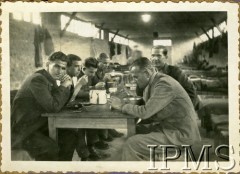 1942, Montestuve, Francja.
Żołnierze polscy w obozie Montestuve.
Fot Instytut Polski i Muzeum im. gen. Sikorskiego w Londynie
