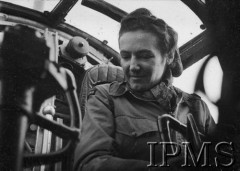 12.02.1943, Wielka Brytania.
Pilot Pomocniczej Służby Transportowej RAF (ATA) porucznik Anna Leska w kabinie Wellingtona.
Fot. NN, Instytut Polski i Muzeum im. gen. Sikorskiego w Londynie