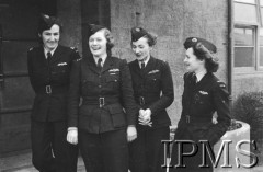 12.02.1943, Wielka Brytania.
Pilotki Pomocniczej Służby Transportowej RAF (ATA): porucznik Anna Leska, główna komendantka kobiecej sekcji ATA Pauline Gower, porucznik Stefania Wojtulanis (ps. Barbara) i podporucznik Jadwiga Piłsudska.
Fot. NN, Instytut Polski i Muzeum im. gen. Sikorskiego w Londynie