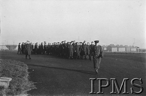 21.02.1943, Kirton-in-Linsday, Anglia, Wielka Brytania.
Święto 317 Dywizjonu Myśliwskiego, przemarsz lotników.
Fot. NN, Instytut Polski i Muzeum im. gen. Sikorskiego w Londynie