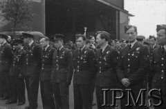 24.06.1943, Hemswell, Anglia, Wielka Brytania.
Święto jednego z dywizjonów bombowych, lotnicy po dekoracji Krzyżami Virtuti Militari.
Fot. NN, Instytut Polski i Muzeum im. gen. Sikorskiego w Londynie