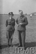 3.05.1943, Seeland, Anglia, Wielka Bytania.
Lotnicze warszaty naprawcze. Z prawej stoi st. sierż. Wójcik.
Fot. NN, Instytut Polski i Muzeum im. gen. Sikorskiego w Londynie
