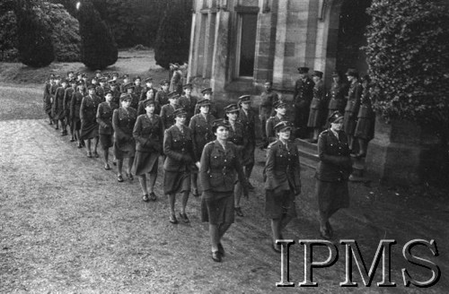 1.05-10.06.1943, Falkirk, Szkocja, Wielka Brytania.
Pierwszy kurs rekrucki dla polskich ochotniczek, które zgłosiły się do Pomocniczej Lotniczej Służbie Kobiet.
Fot. NN, Instytut Polski i Muzeum im. gen. Sikorskiego w Londynie