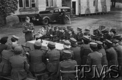 1.05-10.06.1943, Falkirk, Szkocja, Wielka Brytania.
Pierwszy kurs rekrucki dla polskich ochotniczek, które zgłosiły się do Pomocniczej Lotniczej Służbie Kobiet - wykład na temat broni maszynowej.
Fot. NN, Instytut Polski i Muzeum im. gen. Sikorskiego w Londynie