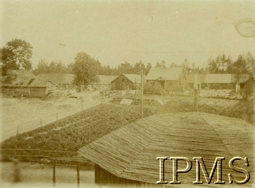 Jesień 1915, Legionowo.
Widok ogólny na koszary.
Fot. NN, Instytut Polski i Muzeum im. gen. Sikorskiego w Londynie [album 336_Legiony Polskie]