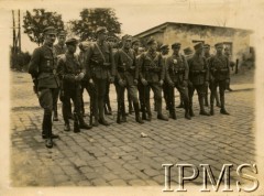 Jesień 1917, Warszawa.
Oddział Telefoniczny Komendy Legionów Polskich na dworcu kolejowym przed odjazdem do Przemyśla. Na zdjęciu m.in. porucznik Alfred Wallner, plutonowy Ignacy Drewnowski, plutonowy Józef Reifland, legionista Franciszek Mościcki.
Fot. NN, Instytut Polski i Muzeum im. gen. Sikorskiego w Londynie [album 336_Legiony Polskie]