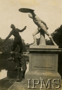 Lato 1917, Warszawa.
Żołnierze oddziału telefonicznego Komendy Głównej Legionów - plutonowy Ignacy Drewnowski i plutonowy Józef Reifland - w Łazienkach Królewskich.
Fot. NN, Instytut Polski i Muzeum im. gen. Sikorskiego w Londynie [album 336_Legiony Polskie]