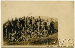 Marzec 1918, Szaldobos, Austro-Węgry.
Grupa legionistów z Kompanii Telegraficznej Polskiego Korpusu Posiłkowego w obozie internowanych.
Fot. NN, Instytut Polski i Muzeum im. gen. Sikorskiego w Londynie [album 336_Legiony Polskie]