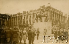 3.05.1923, Warszawa, Polska.
Uroczyste odsłonięcie pomnika księcia Józefa Poniatowskiego na placu Saskim (dłuta Bertla Thorwaldsena). 
Fot. NN, Instytut Polski i Muzeum im. gen. Sikorskiego w Londynie [album 336_Legiony Polskie]