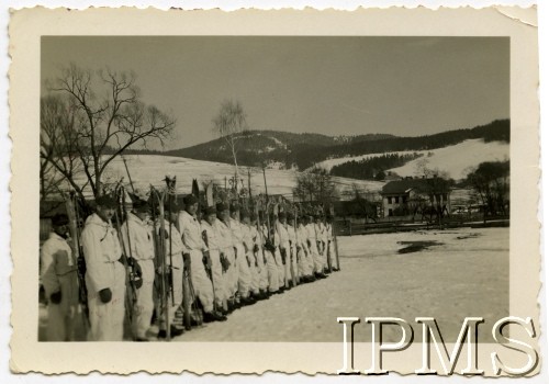 1935, Krynica, Polska.
Pluton narciarski 5 Batalionu Telegraficznego.
Fot. NN, Instytut Polski i Muzeum im. gen. Sikorskiego w Londynie [album 336_Legiony Polskie]