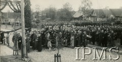 1934, Nowe Święciany, Polska.
Obchody 10-lecia Korpusu Ochrony Pogranicza w Batalionie KOP „Nowe Święciany”.  Uczestnicy uroczystości.
Fot. NN, Instytut Polski i Muzeum im. gen. Sikorskiego w Londynie [Album B14 - KOP 1933-1934]