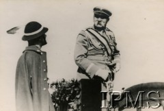 Październik 1933, Kraków, Polska.
Święto Kawalerii w Krakowie z okazji 250 rocznicy Odsieczy Wiedeńskiej. Marszałek Józef Piłsudski na trybunie honorowej, obok niego stoi płk Witold Wartha.
Fot. NN, Instytut Polski i Muzeum im. gen. Sikorskiego w Londynie [album B17]
