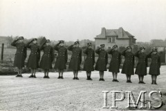 1944-1945, prawdopodobnie Wielka Brytania.
Żołnierki Pomocniczej Morskiej Służby Kobiet. 
Fot. NN, Instytut Polski i Muzeum im. gen. Sikorskiego w Londynie [szuflada 30 - PWSK]