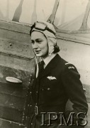 12.02.1943, Wielka Brytania.
Polskie lotniczki transportowe, Jadwiga Puiłsudska na tle samolotu.
Fot. NN, Instytut Polski i Muzeum im. gen. Sikorskiego w Londynie [sygn. 12894]