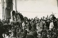 Czerwiec 1940, brak miejsca.
Ewakuacja żołnierzy 4 pułku lotnictwa z Francji do Anglii na pokładzie statku pasażerskiego.
Fot. NN, Instytut Polski i Muzeum im. gen. Sikorskiego w Londynie [sygn. 6847]