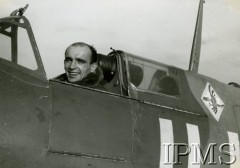 1940-1942, Wielka Brytania.
Plutonowy pilot Bronisław Kościk w kabinie samolotu (F/Sgt Kościk zginął 7.03.1942).
Fot. NN, Instytut Polski i Muzeum im. gen. Sikorskiego w Londynie [sygn. 6214]