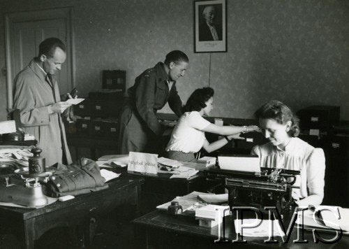 1941-1947, Edynburg, Szkocja, Wielka Brytania.
Dział administracyjny Szpitala Polskiego im. I. Paderewskiego. 
Fot. NN, Instytut Polski i Muzeum im. gen. Sikorskiego w Londynie  [szuflada 36]