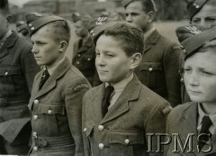 1941-1945, Wielka Brytania.
Sieroty wojenne, uczniowie Szkoły dla maloletnich Polskich Sił Powietrznych na paradzie RAF.
Fot. NN, Instytut Polski i Muzeum im. gen. Sikorskiego w Londynie