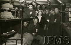 1944, Wielka Brytania.
Okręt-szpital z polskimi żołnierzami rannymi w Europie po przybiciu do angielskiego wybrzeża. 
Fot. NN, Instytut Polski i Muzeum im. gen. Sikorskiego w Londynie  [szuflada 36]
