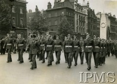 27.09.1945, Londyn, Anglia, Wielka Brytania.
Parada wojskowa, na zdjęciu polscy lotnicy biorący udział w bitwie o Anglię.
Fot. NN, Instytut Polski i Muzeum im. gen. Sikorskiego w Londynie [sygn. 2243]