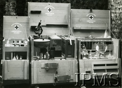 3.12.1940, Londyn, Anglia, Wielka Brytania.
Laboratorium polowe Polskiego Czerwonego Krzyża.  
Fot. NN, Instytut Polski i Muzeum im. gen. Sikorskiego w Londynie  [szuflada 36]