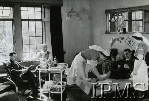 1941-1949, Szkocja, Wielka Brytania.
Szpital wojskowy prowadzony przez Polaków. Sala szpitalna.
Fot. NN, Instytut Polski i Muzeum im. gen. Sikorskiego w Londynie  [szuflada 36]