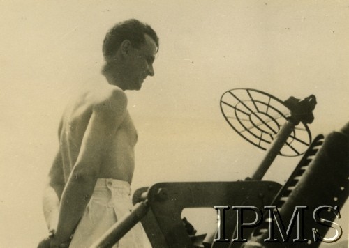 Lipiec 1944, brak miejsca.
Dowódca ORP Piorun Tadeusz Gorazdowski.
Fot. NN, Instytut Polski i Muzeum im. gen. Sikorskiego w Londynie [szuflada 39, sygnatura 40146]