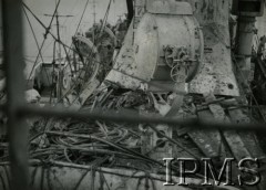 28.04.1942, brak miejsca.
ORP Błyskawica, uszkodzony pomost.
Fot. NN, Instytut Polski i Muzeum im. gen. Sikorskiego w Londynie [szuflada 39, sygnatura 14503]