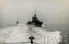 1939-1940, brak miejsca.
ORP Błyskawica, ORP Grom i ORP Burza wysłane do walki z niemieckimi u-bootami.
Fot. NN, Instytut Polski i Muzeum im. gen. Sikorskiego w Londynie [szuflada 39, sygnatura 40066]