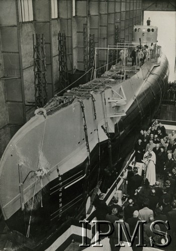 Prawdopodobnie 17.10.1938, Rotterdam, Holandia.
Uroczyste wodowanie okrętu podwodnego ORP Sęp. Matką chrzestną jednostki została Maria Babińska, żona posła z polskiego poselstwa w Hadze. 
Fot. NN, Instytut Polski i Muzeum im. gen. Sikorskiego w Londynie [szuflada 39]
