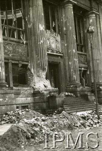 1939-1945, Warszawa, Generalne Gubernatorstwo.
Biblioteka Ordynacji Krasińskich przy ulicy Okólnik 9.
Fot. NN, Instytut Polski i Muzeum im. gen. Sikorskiego w Londynie [szuflada 58, sygnatura R.146 ]