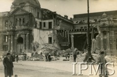 Wrzesień 1939, Lwów, Polska.
Dworzec po bombardowaniu.
Fot. NN, Instytut Polski i Muzeum im. gen. Sikorskiego w Londynie [szuflada 58, sygnatura 2301]