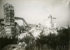 Ok. 1945-1946, Warszawa, Polska.
Ruiny Zamku Królewskiego.
Fot. Jerzy Mizerski, Instytut Polski i Muzeum im. gen. Sikorskiego w Londynie.